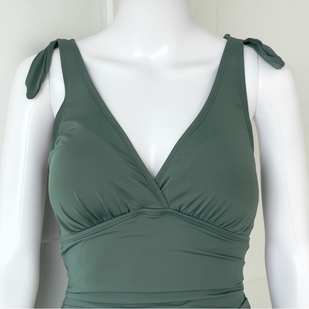 JANTZEN One Piece Surplice Swimsuit Solid Green Lined Stretch Tummy Friendly - Picture 2 of 9